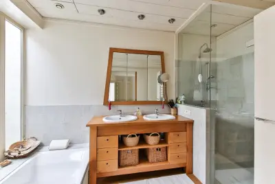Comment bien nettoyer une douche vitrée